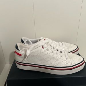 Tommy Hilfiger falcor shoes
